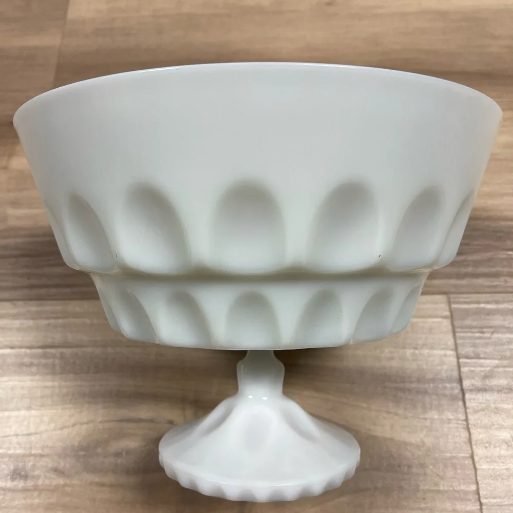 Large Vintage White Centerpiece Milk Glass Footed Bowl Thumbprint Design - Picture 1 of 6